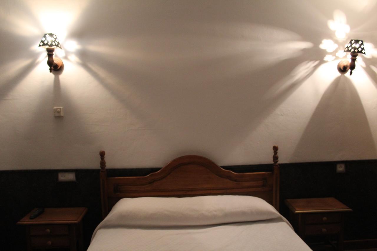 Hotel Rural Puerta De Monfrague 比利亚雷亚尔圣卡洛斯 外观 照片