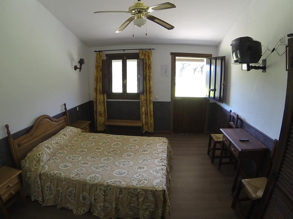 Hotel Rural Puerta De Monfrague 比利亚雷亚尔圣卡洛斯 外观 照片
