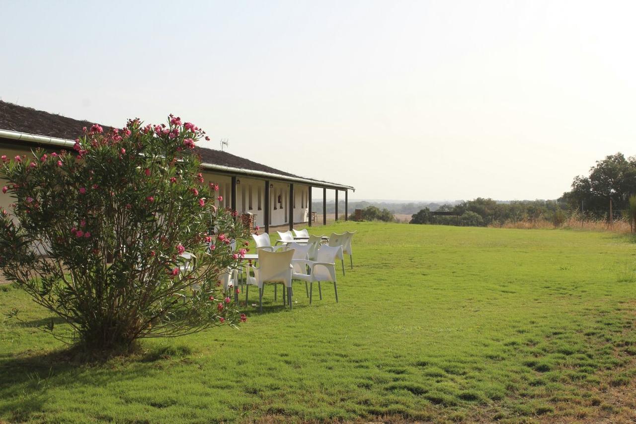 Hotel Rural Puerta De Monfrague 比利亚雷亚尔圣卡洛斯 外观 照片